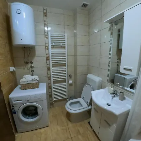 Center An * 特雷比涅