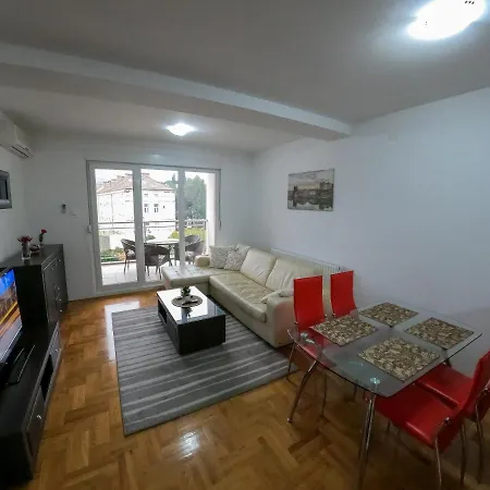 Center An 特雷比涅